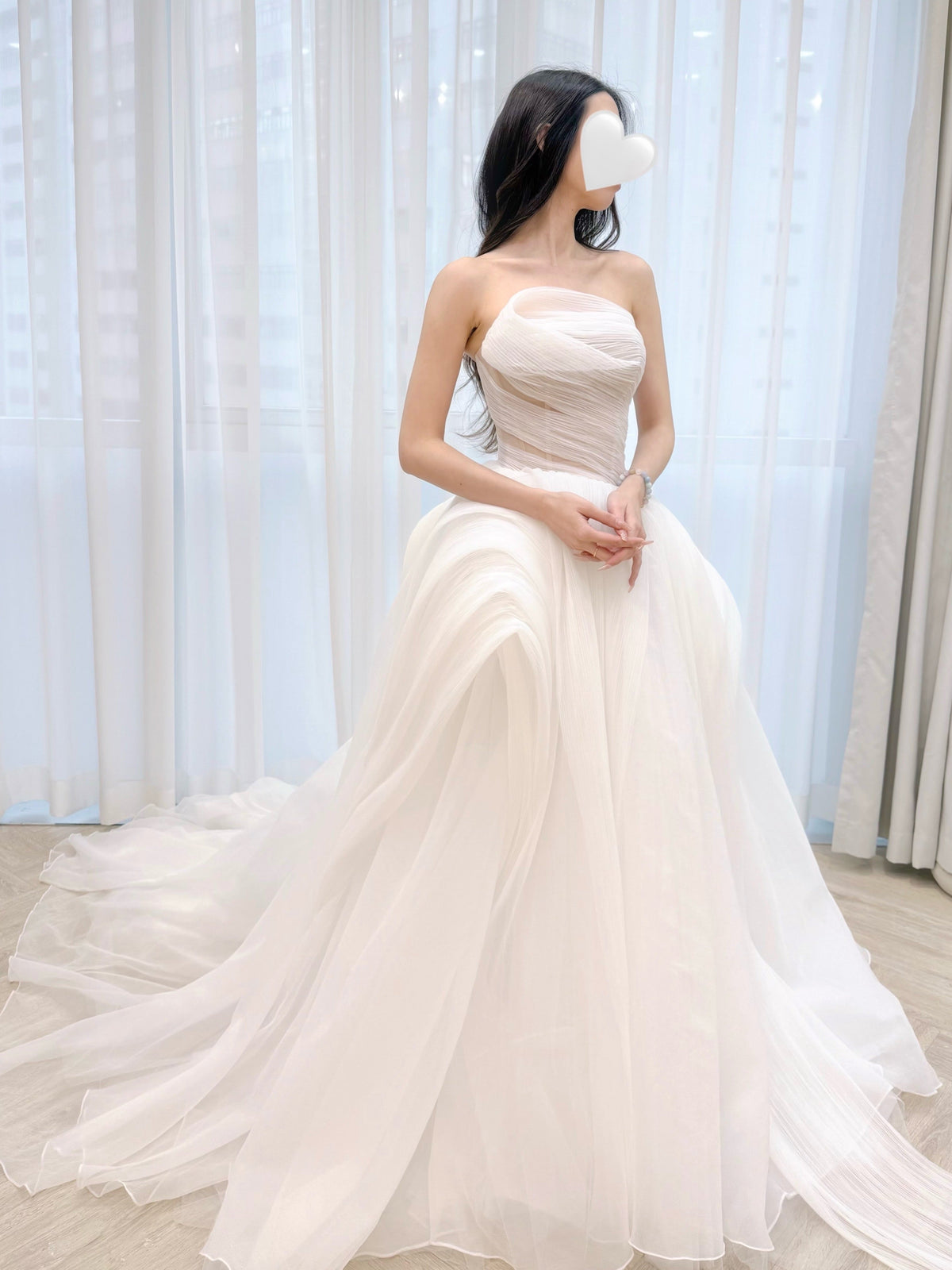 WEDDING GOWN