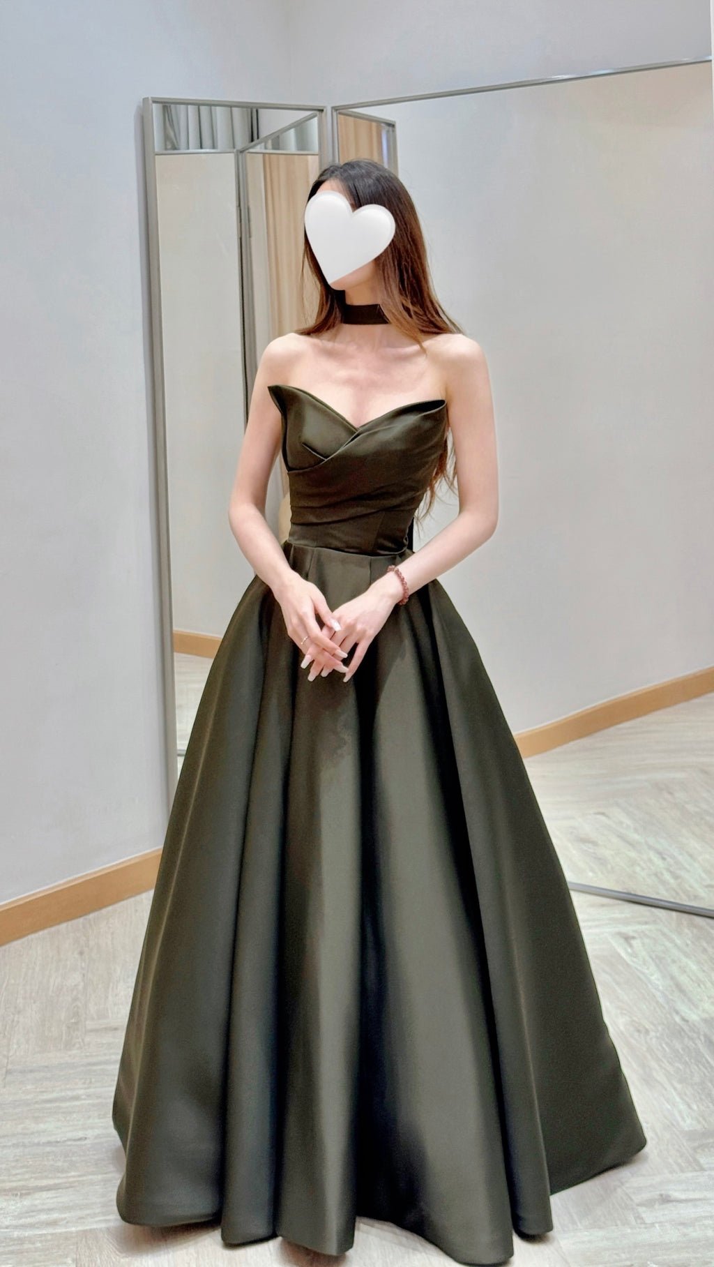 Luxurious Olive Green Silk Satin A-Line Evening Dress with Draped Sweetheart Neckline