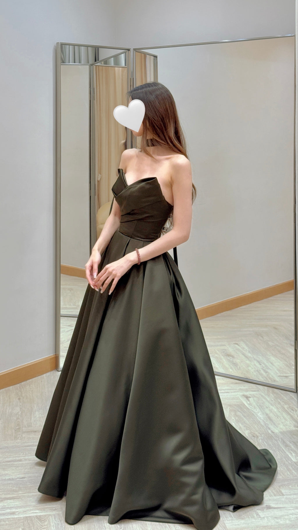 Luxurious Olive Green Silk Satin A-Line Evening Dress with Draped Sweetheart Neckline
