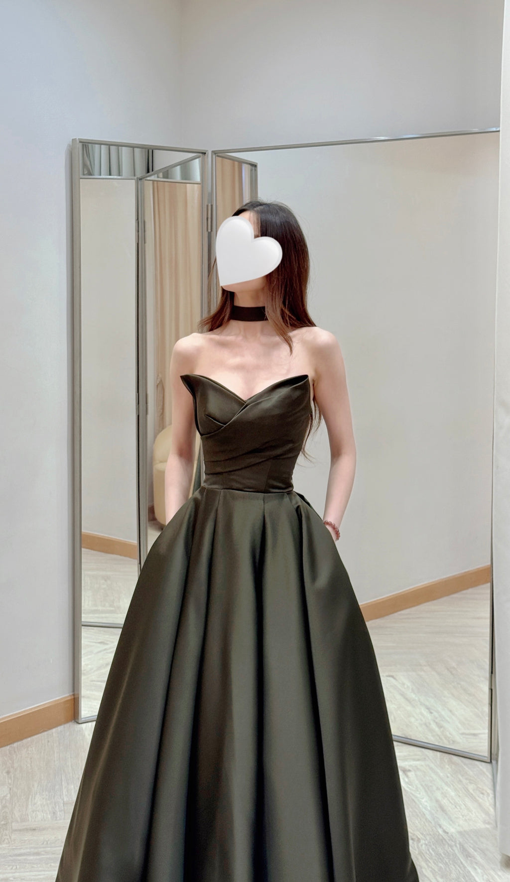 Luxurious Olive Green Silk Satin A-Line Evening Dress with Draped Sweetheart Neckline